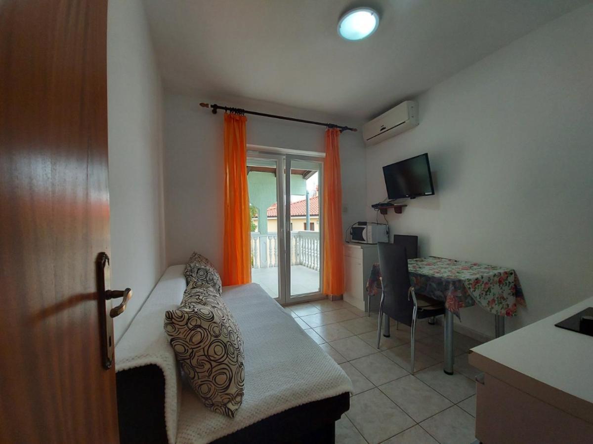 Apartment Pezić Krk Town Zewnętrze zdjęcie